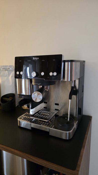 Espressor semiautomatic Ninja ES501EU