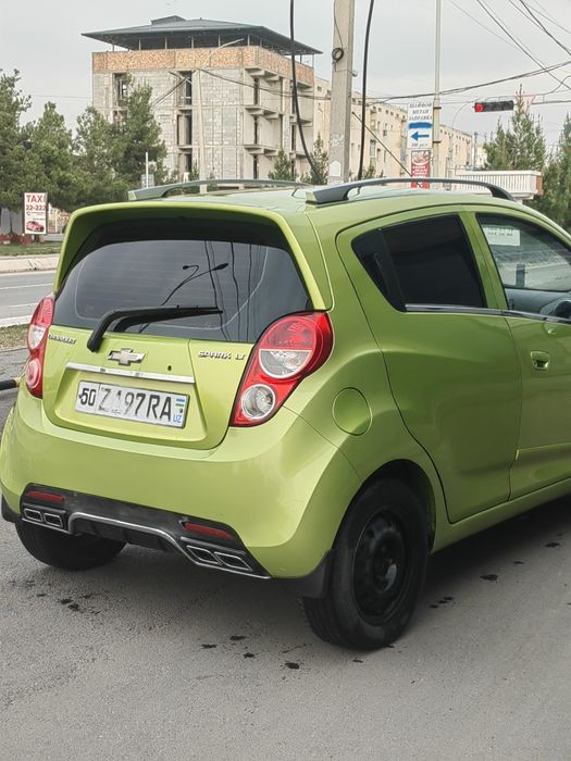Chevrolet spark.