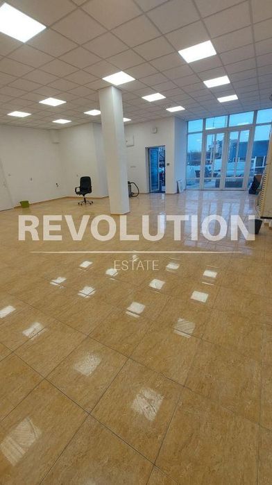 Дава се под наем Офис в Варна, Възраждане 4 - 100 кв.м за 1000 € - Снимка #2