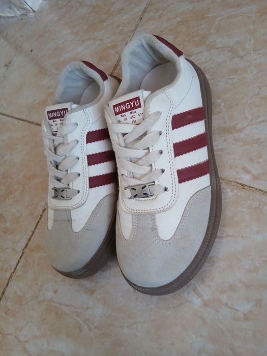 Продам кроссовки