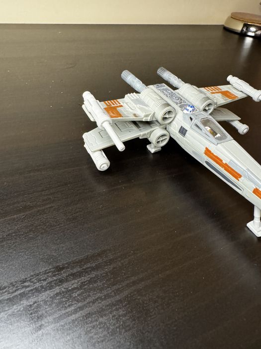1995 Star Wars Micro Machines Action Fleet X Wing W/pilot, R2D2.