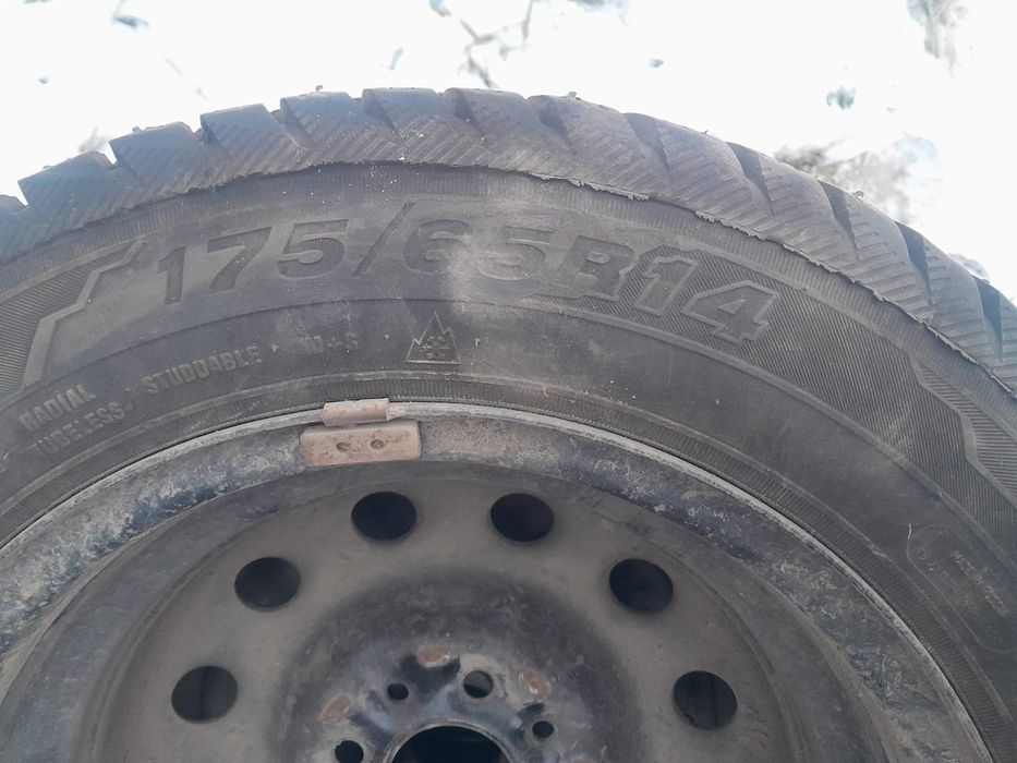 Продам зимние колеса 4 штуки