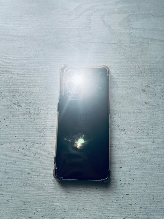 OnePlus 9 Pro . .