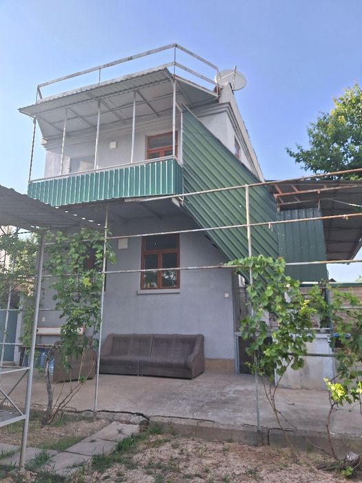 Продаётся своя  дача в Паркентском районе