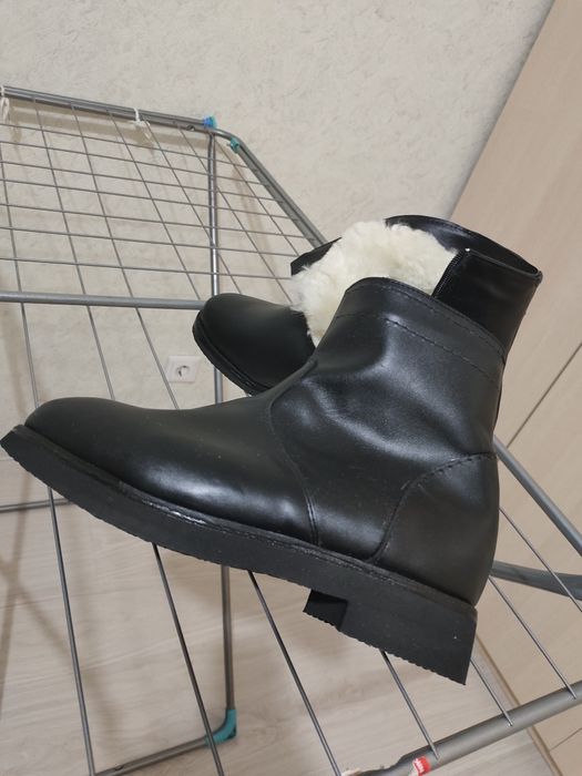 Продам зимние сапоги мужские