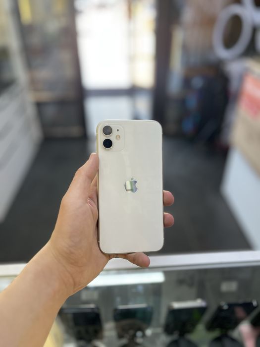 Продам идеальный iphone 11