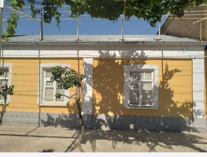 10 хонали, 6 сотикдан иборат булган ховли сотилади.