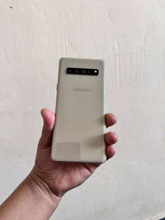 Samsung s10 5g 8/256 обмен бор