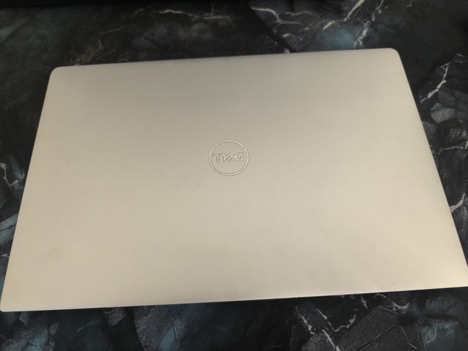 Dell 4K сенсор экран