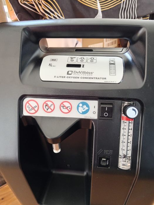 Concentrator oxigen DeVilbiss 5L - puțin utilizat