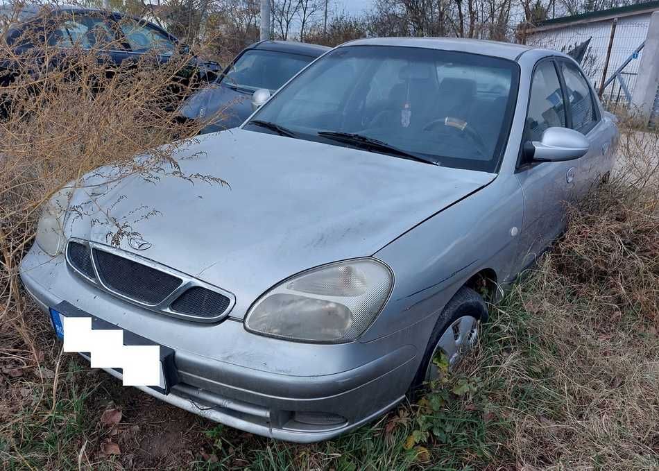 Dezmembrez DAEWOO NUBIRA 2 1.6i 16V (3 bucati, gri verde rosie)