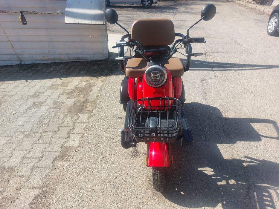 Vând triciclu electric