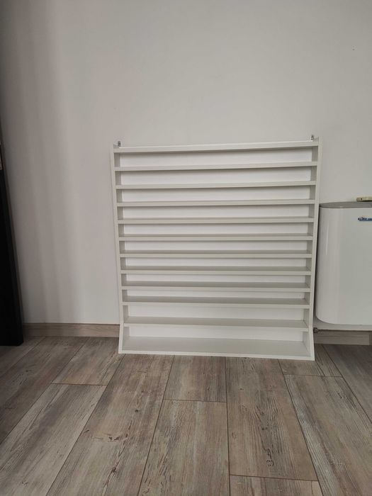 Стенен рафт за колекция от колички