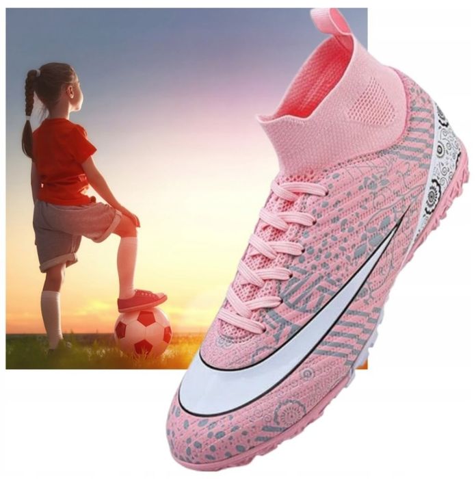 Ghete de fotbal,roz ,piele ecologica,masura 32,34 si 36