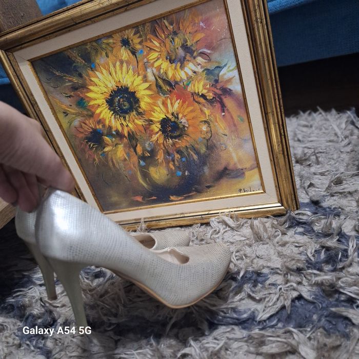 Дамски обувки в златисто