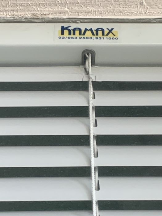 Продавам двойна дървена дограма с врата и вътрешни алумининиеви щори