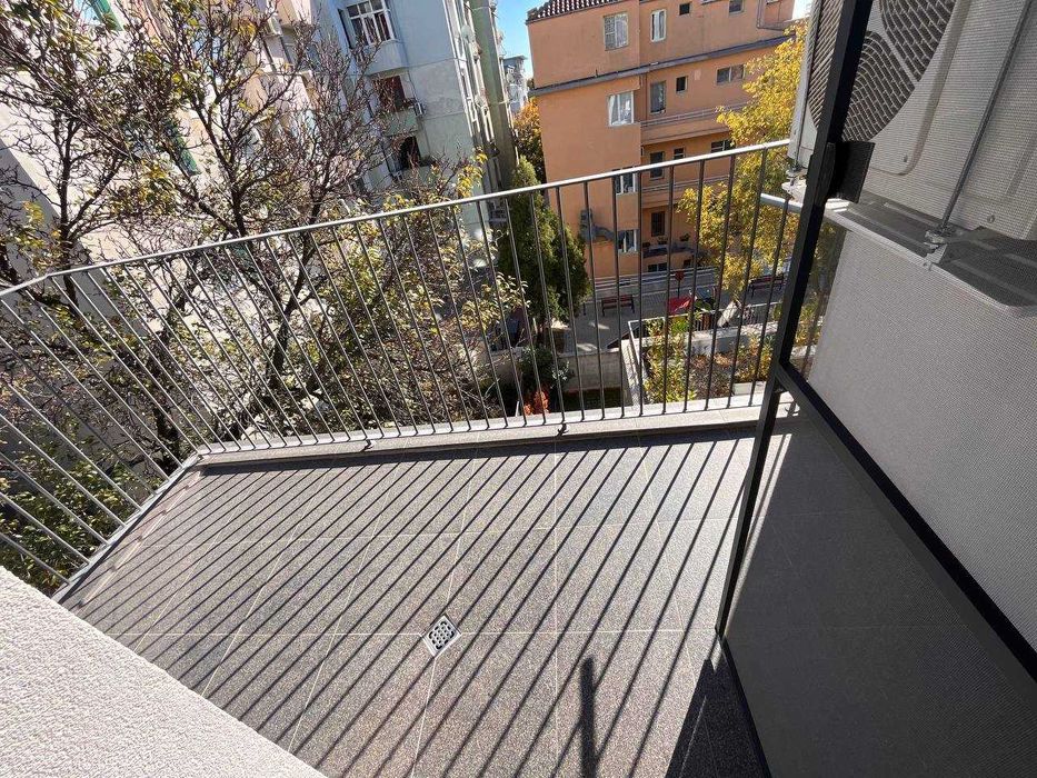 Дава се под наем Двустаен апартамент в Варна, Център - 55 кв.м за 700 € - Снимка #3