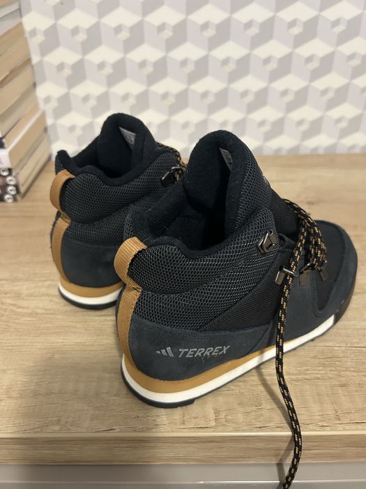 Bocanci adidas nr 30 noi