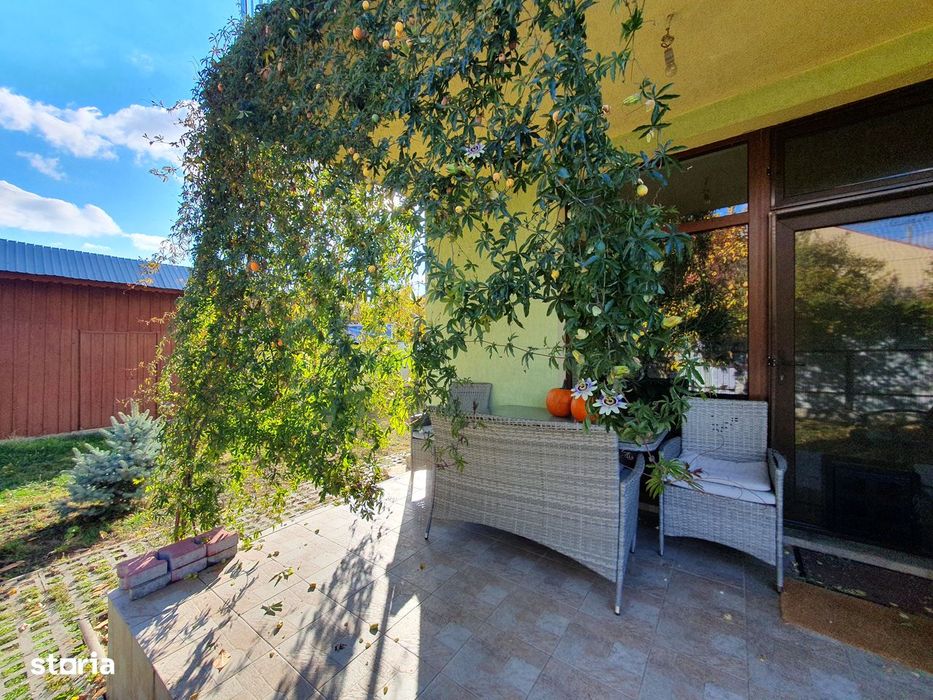 Proprietar vând casă individuală pe colț în zonă liniştită