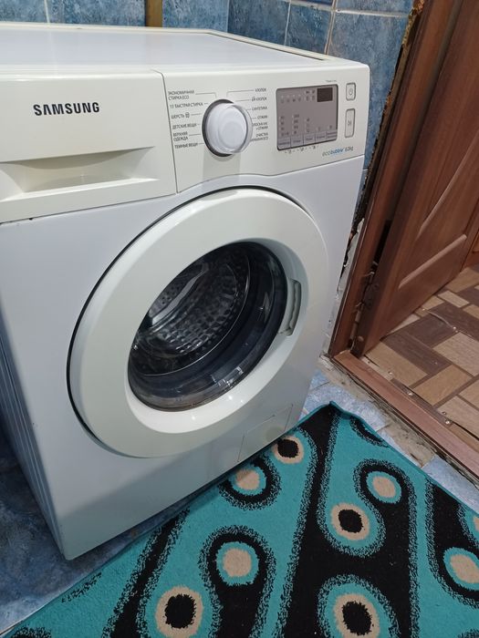 Стиральная машина автомат самсунг, эко бабл 6 кг.