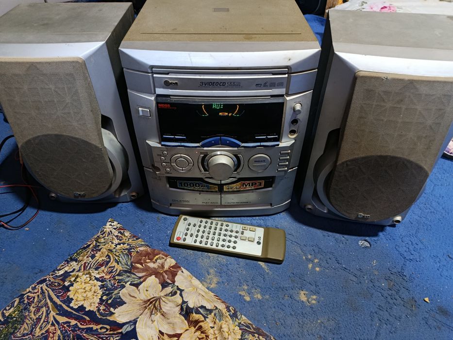 Muzikalniy sentr LG  sotiladi