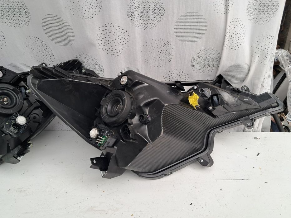 Фар Mitsubishi Spaсe star