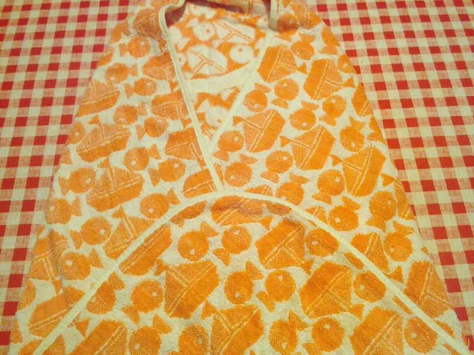 продавам стари детски дрехи