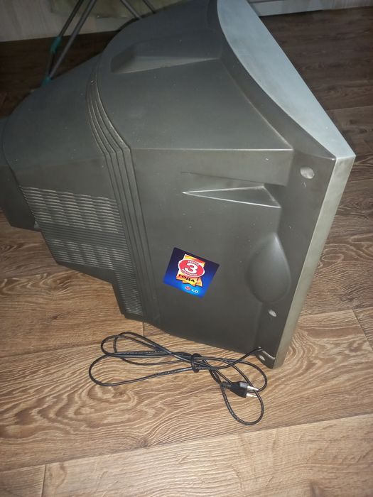 Телевизор плоский LG