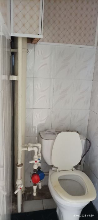 Квартира сотилади 2 хонали. Кирпичный.