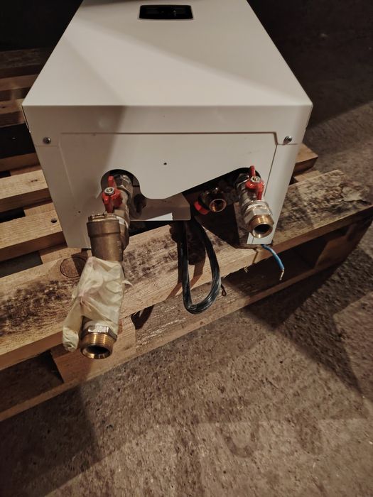 Продавам ел.котле Vissmeen vitotron 100 8 KW ..