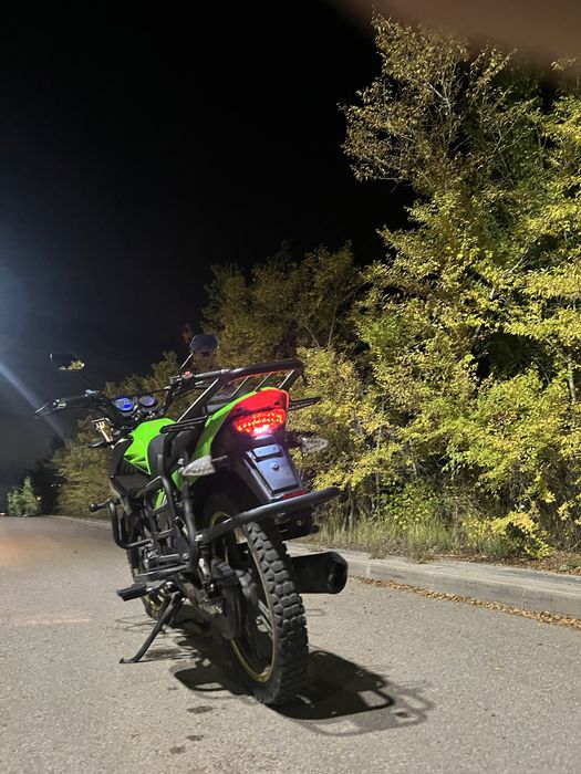 Мотоцикл 200 куб