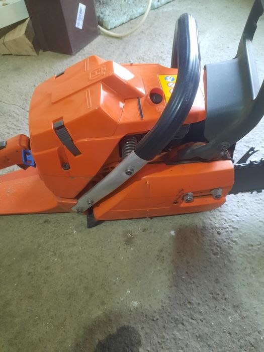Vând husqvarna 365 x- torq!