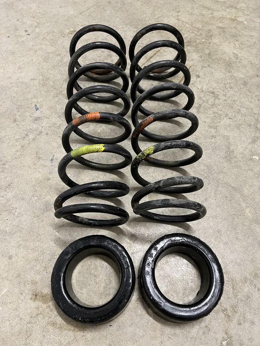 Оригинални Задни Пружини за Хонда Акорд 8 + чисто нови тампони