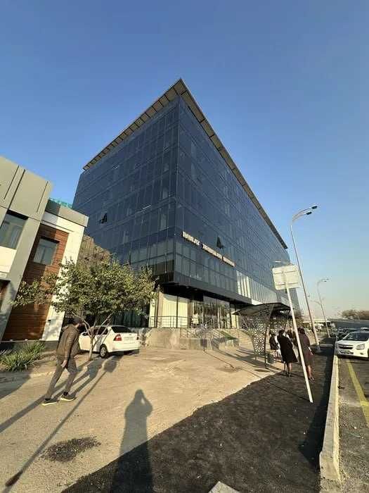 СОТИЛАДИ – КЕНГ ВА ҚУЛАЙ ТИЖОРИЙ ЖОЙ  Майдон: 294 м²  Қават: 3-этaж