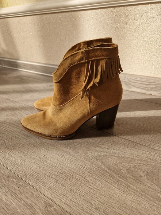 Казаки замшевые продам