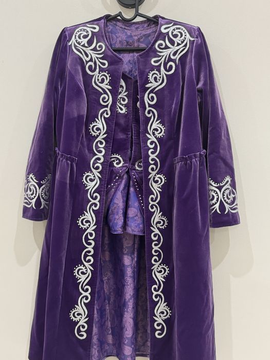 Продается национальный бешпент и кажекей 46-48 размера