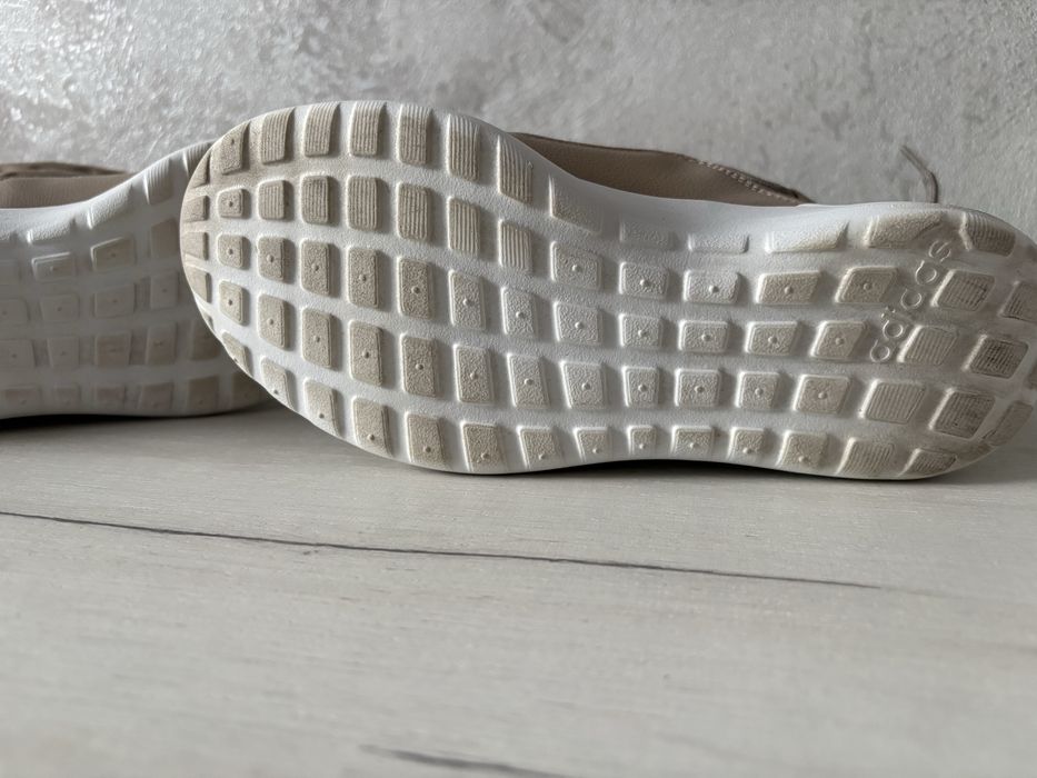 Продам женские дутики