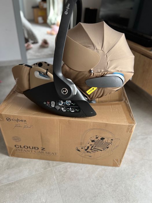 Стол за кола Cybex Cloud Z i-size Karolina Kurkova Fashion Collection