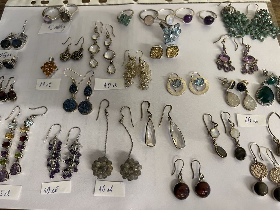 Гердани в различни цветове от камънии,