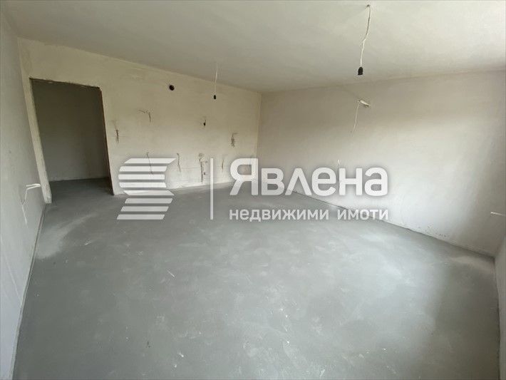 Просторен тристаен апартамент