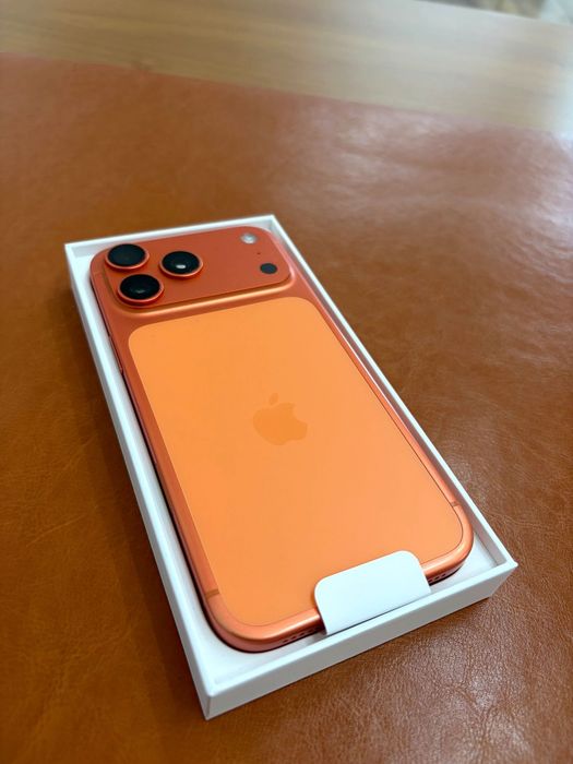 iPhone 17 Pro Max 256 GB Cosmic Orange | Baterie 99% | Garantie 10.2027