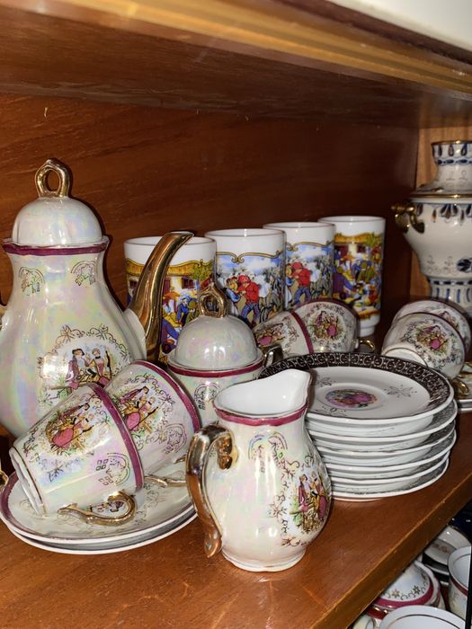 Продам сервиз чайный мадонна  новый есть и кофейный смотрите фото