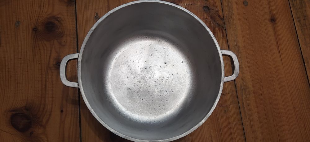 Продам сковороды и казан.