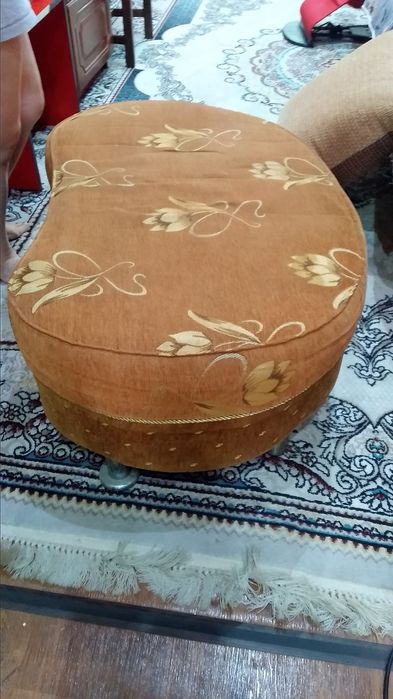 Софа ( маленький диванчик )