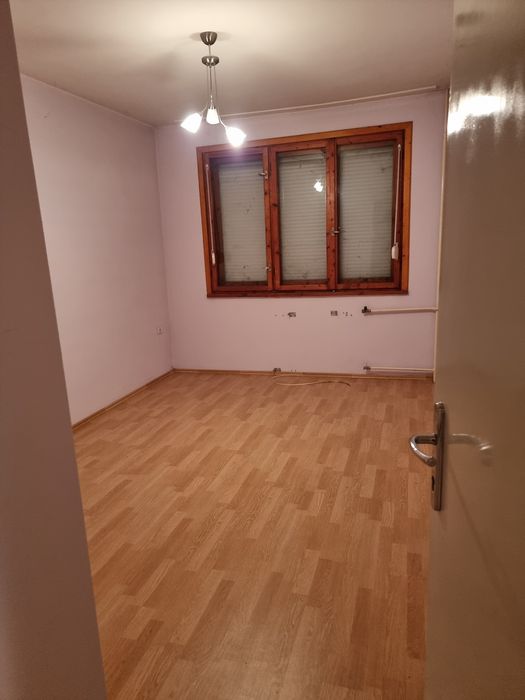 Продава се Четиристаен апартамент в Плевен, Идеален център - 106 кв.м за 1406 €/кв.м - Снимка #6