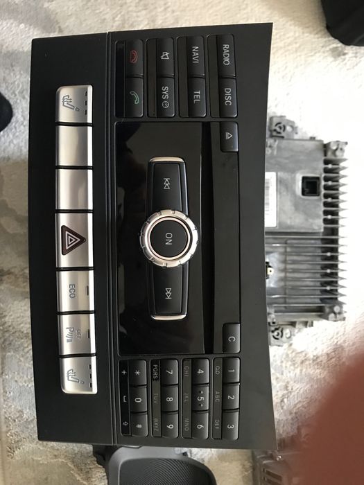 Дисплей плюс Команд за w218 и w212 Mercedes