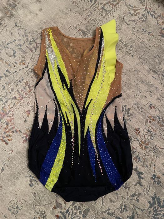 Продам гимнастический купальник