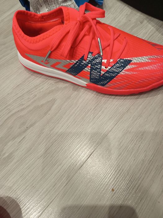 Футболни стоножки на new balance