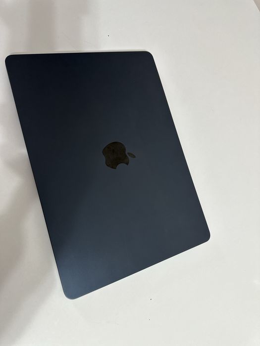 Macbook air m2 16/256 gb sotiladi