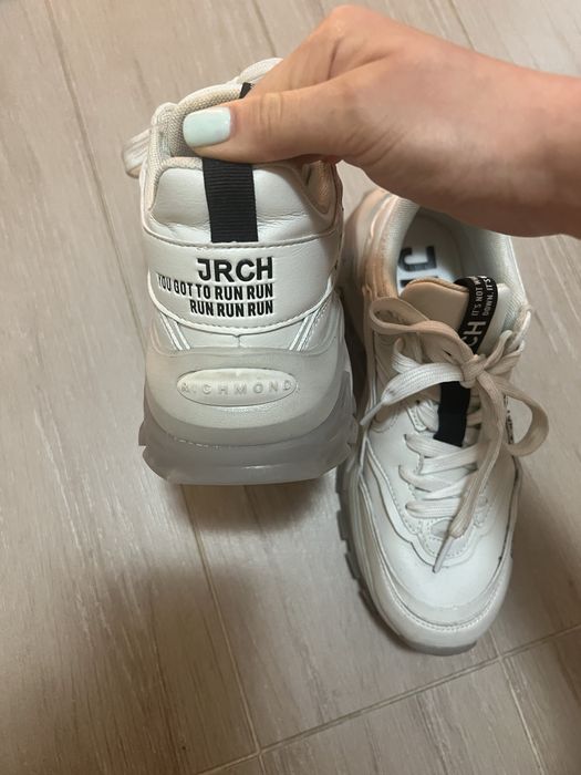 Оригинални сникърси John Richmond